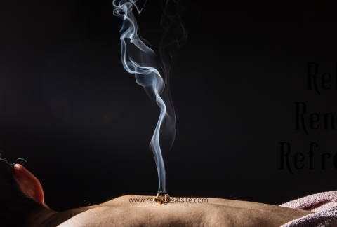 Moxibustion and Massage at Home Pain Reliever